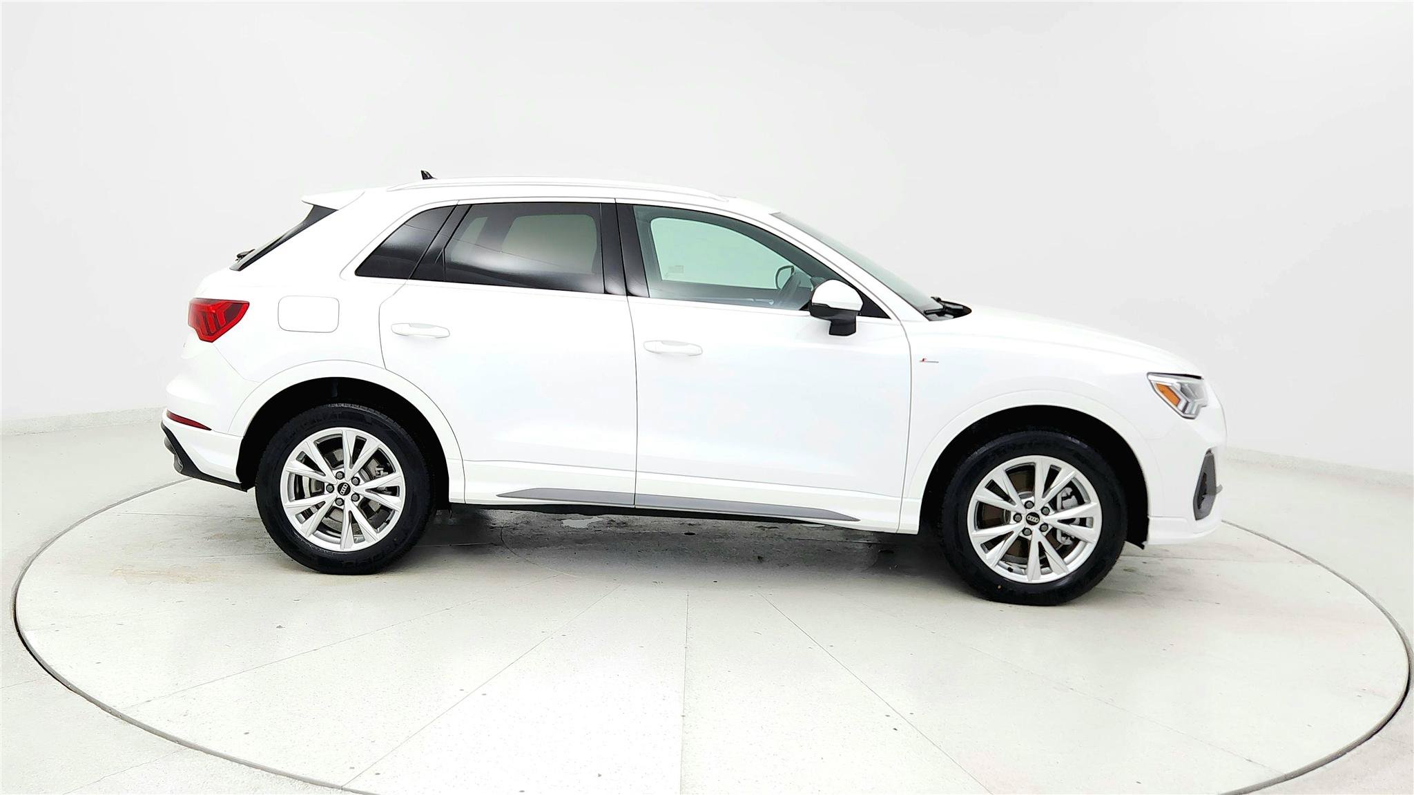 Used 2025 Audi Q3 2.0T Premium AWD/4WD image 6