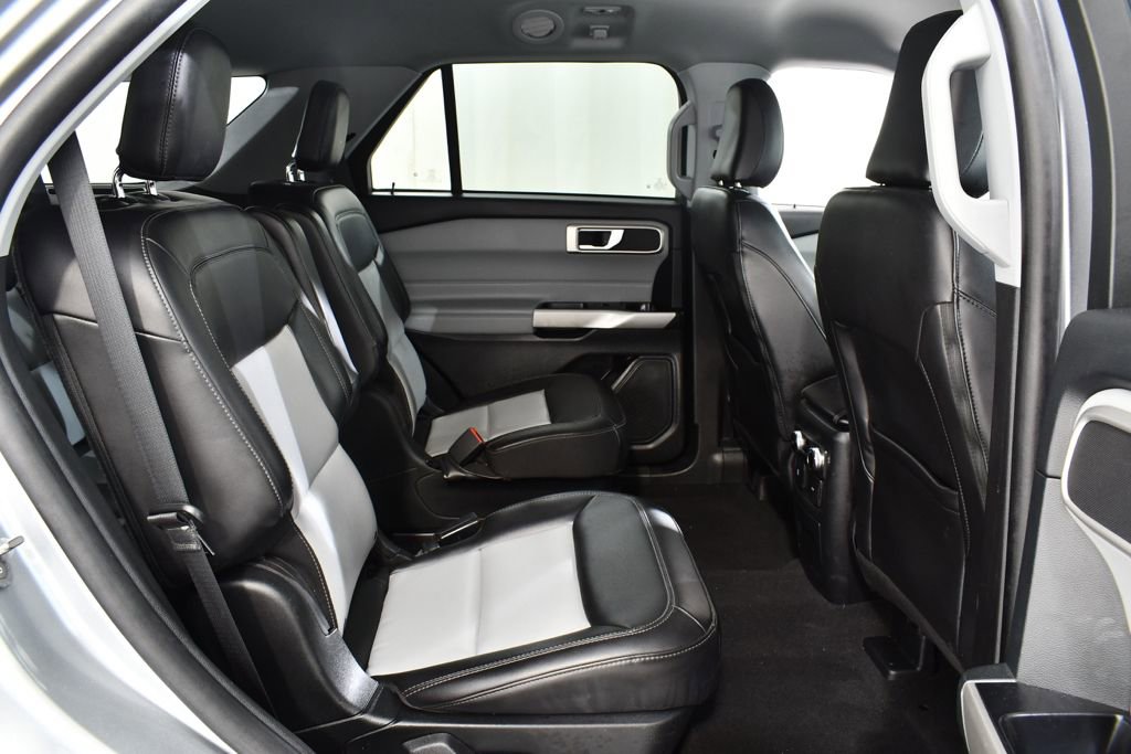 Used 2023 Ford Explorer XLT w/ Equipment Group 202A image 19