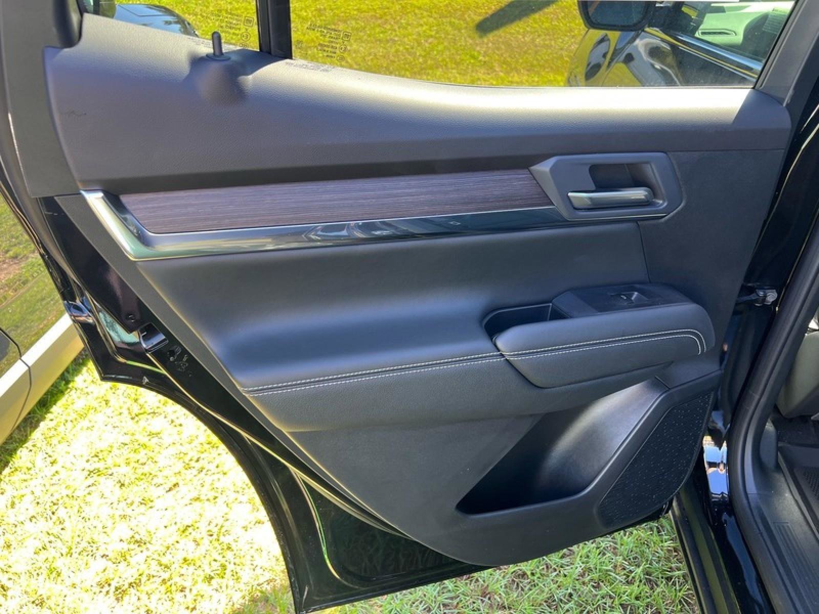 New 2026 GMC Terrain Denali w/ LPO, Floor Liner Package image 31