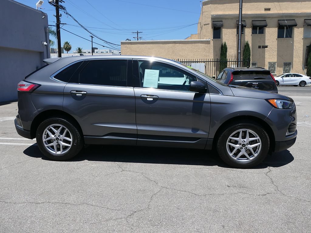 Used 2023 Ford Edge SEL w/ Convenience Package AWD/4WD image 2