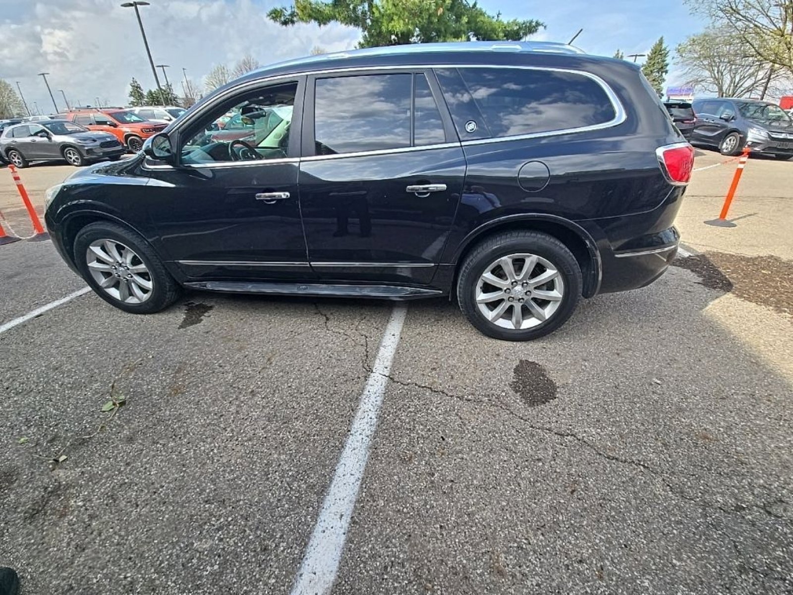 Used 2013 Buick Enclave Premium w/ Trailering Provision Package image 3