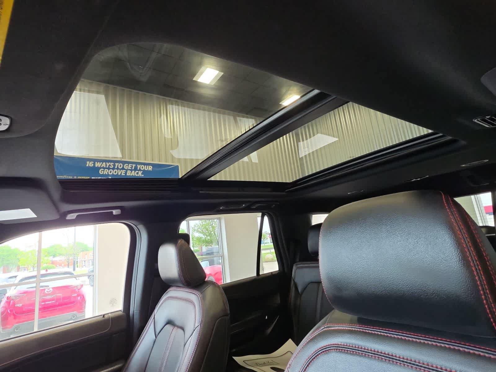 Used 2023 Ford Expedition Limited AWD/4WD image 16