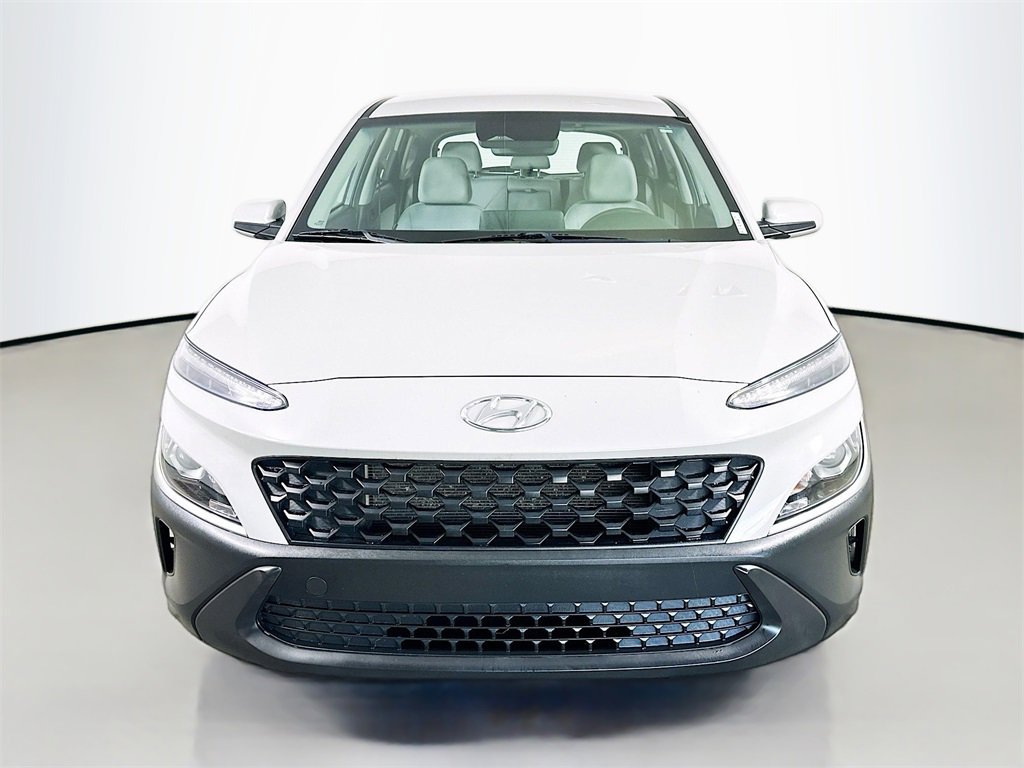 Used 2022 Hyundai Kona SE image 2