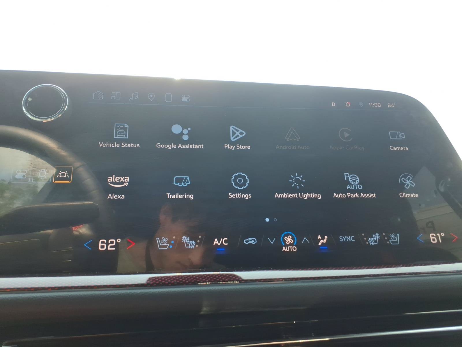 Used 2024 Chevrolet Traverse RS FWD image 23