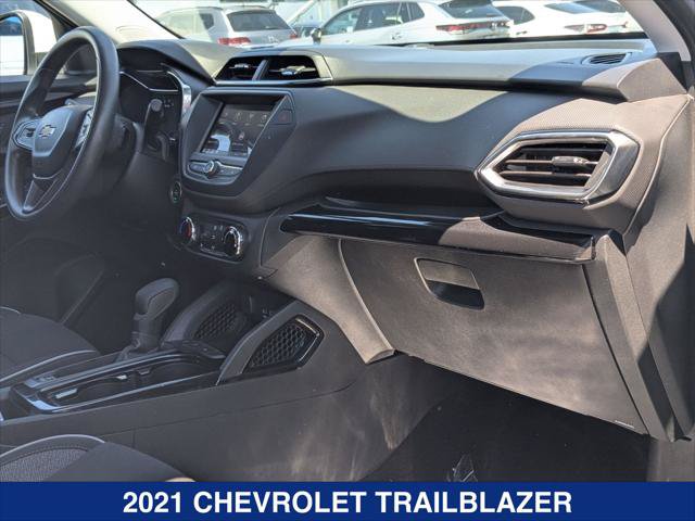 Used 2021 Chevrolet TrailBlazer LT FWD image 23