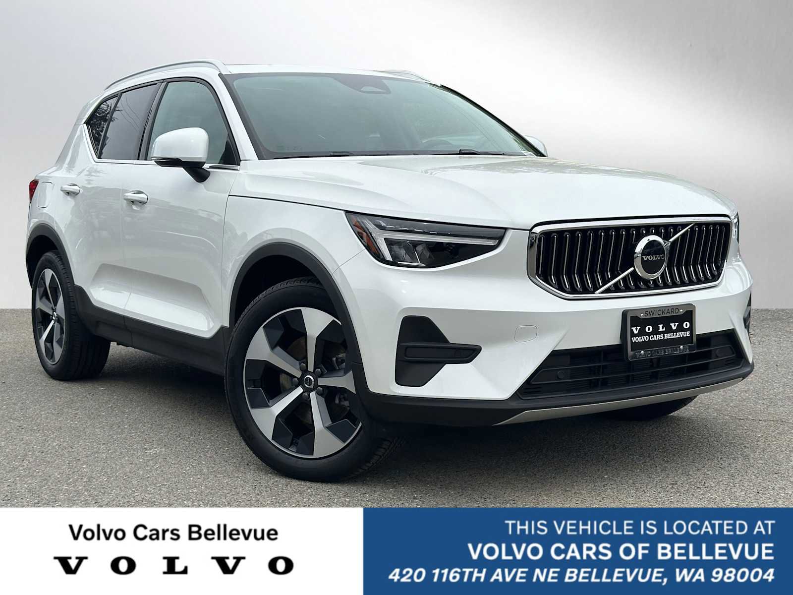 Used 2025 Volvo XC40 B5 Core w/ Protection Package Premier AWD/4WD image 1