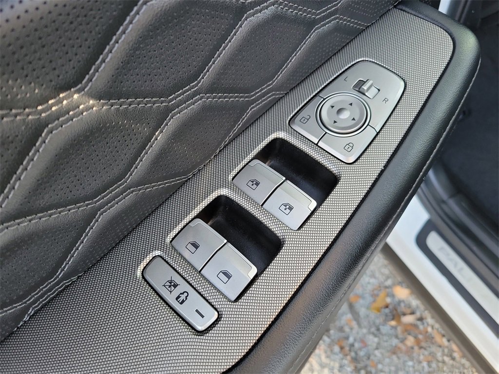 Used 2021 Hyundai Palisade Calligraphy image 22