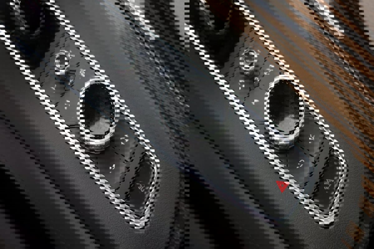 Used 2022 Cadillac Escalade Premium Luxury image 26