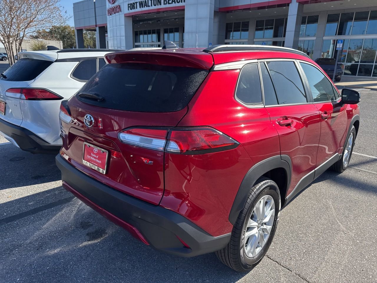 Used 2025 Toyota Corolla Cross LE image 7