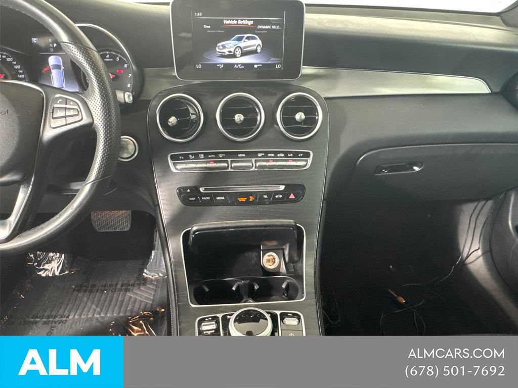 Used 2019 Mercedes-Benz GLC 300 4MATIC w/ Premium Package image 31