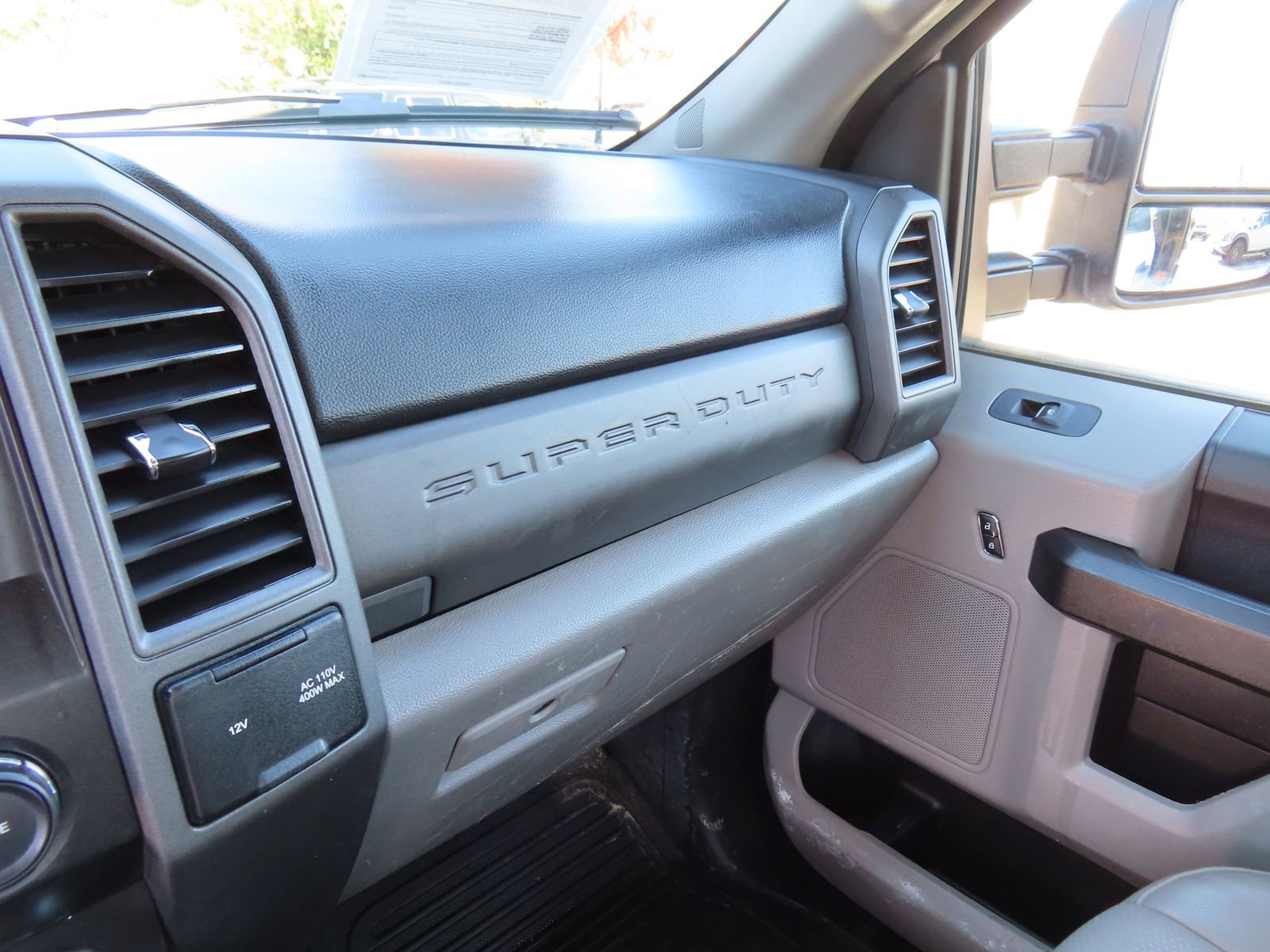 Used 2019 Ford F550 2WD Regular Cab Super Duty image 28