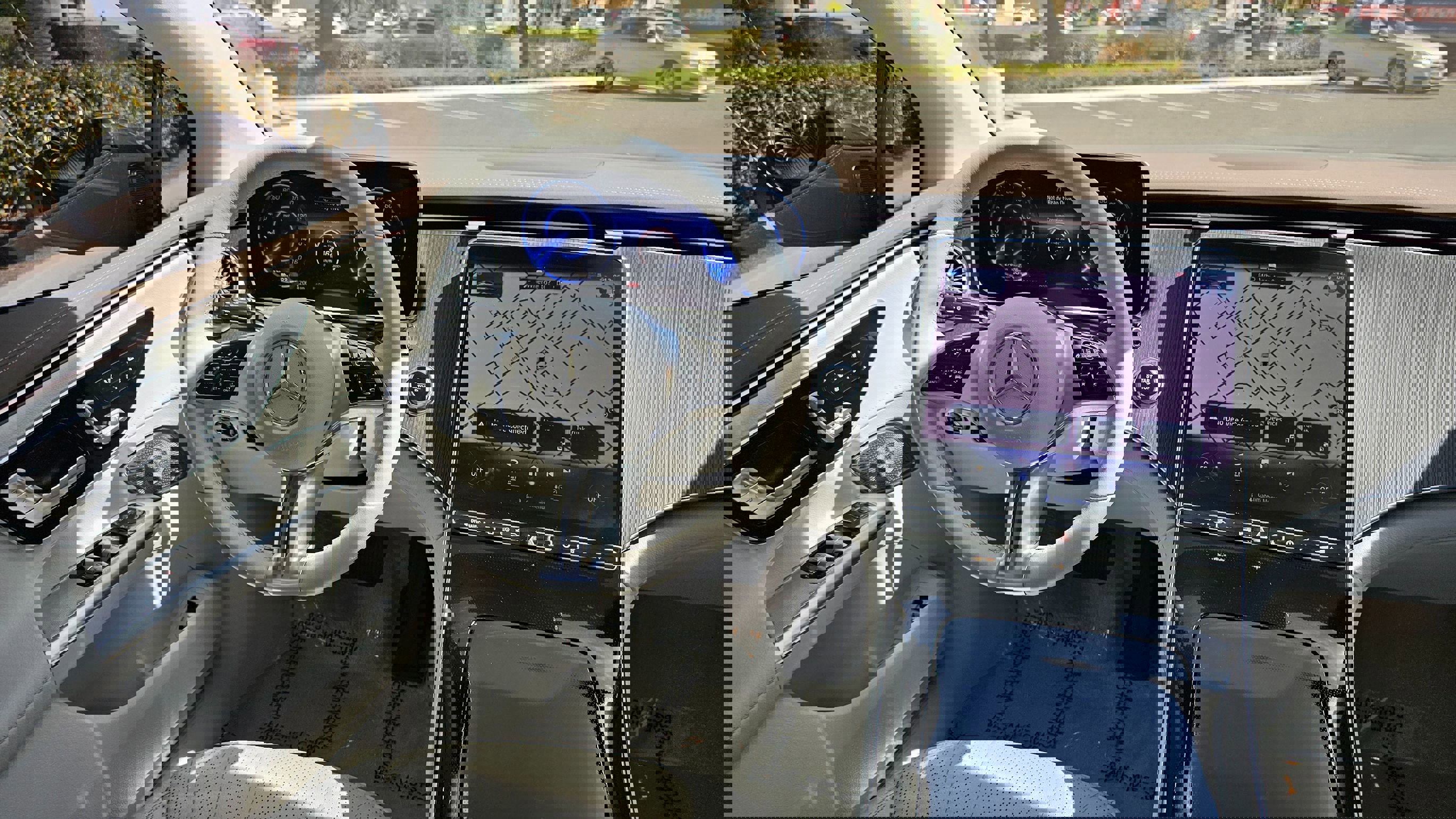 Used 2023 Mercedes-Benz EQE 500 4MATIC Sedan w/ Exclusive Trim Package image 24