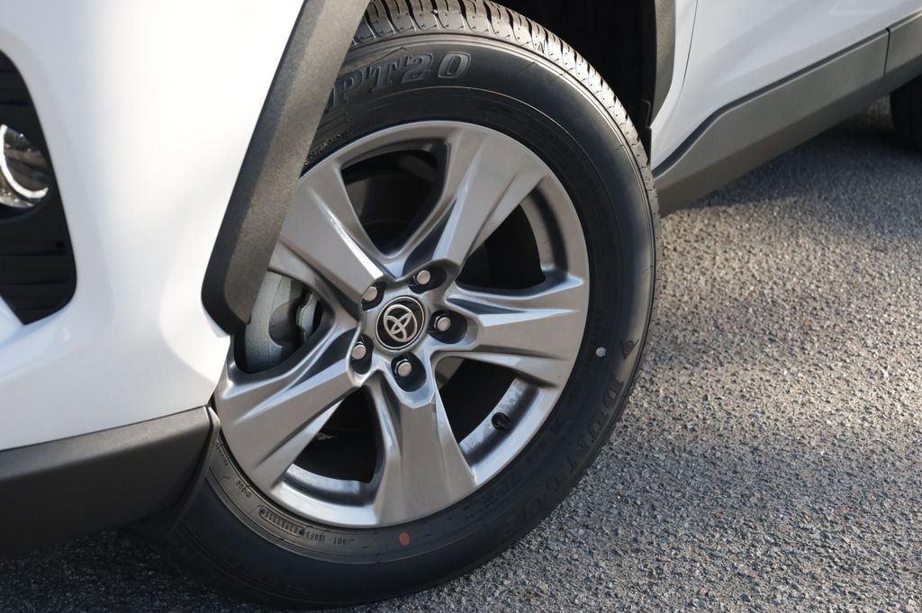 Used 2025 Toyota RAV4 XLE w/ Convenience Package image 17