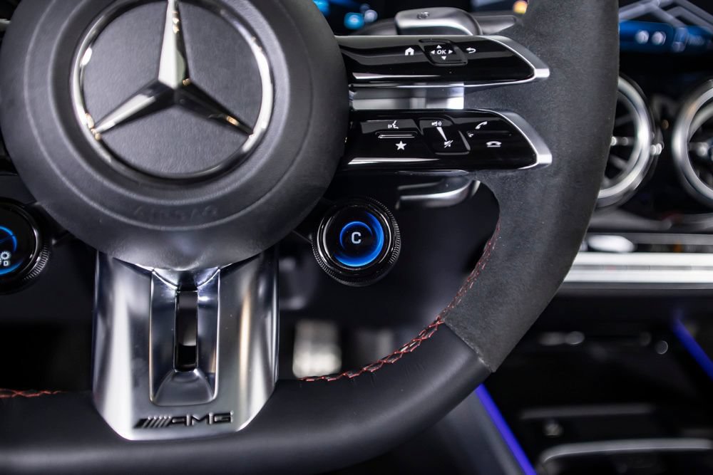 Used 2025 Mercedes-Benz GLB 35 AMG 4MATIC image 41