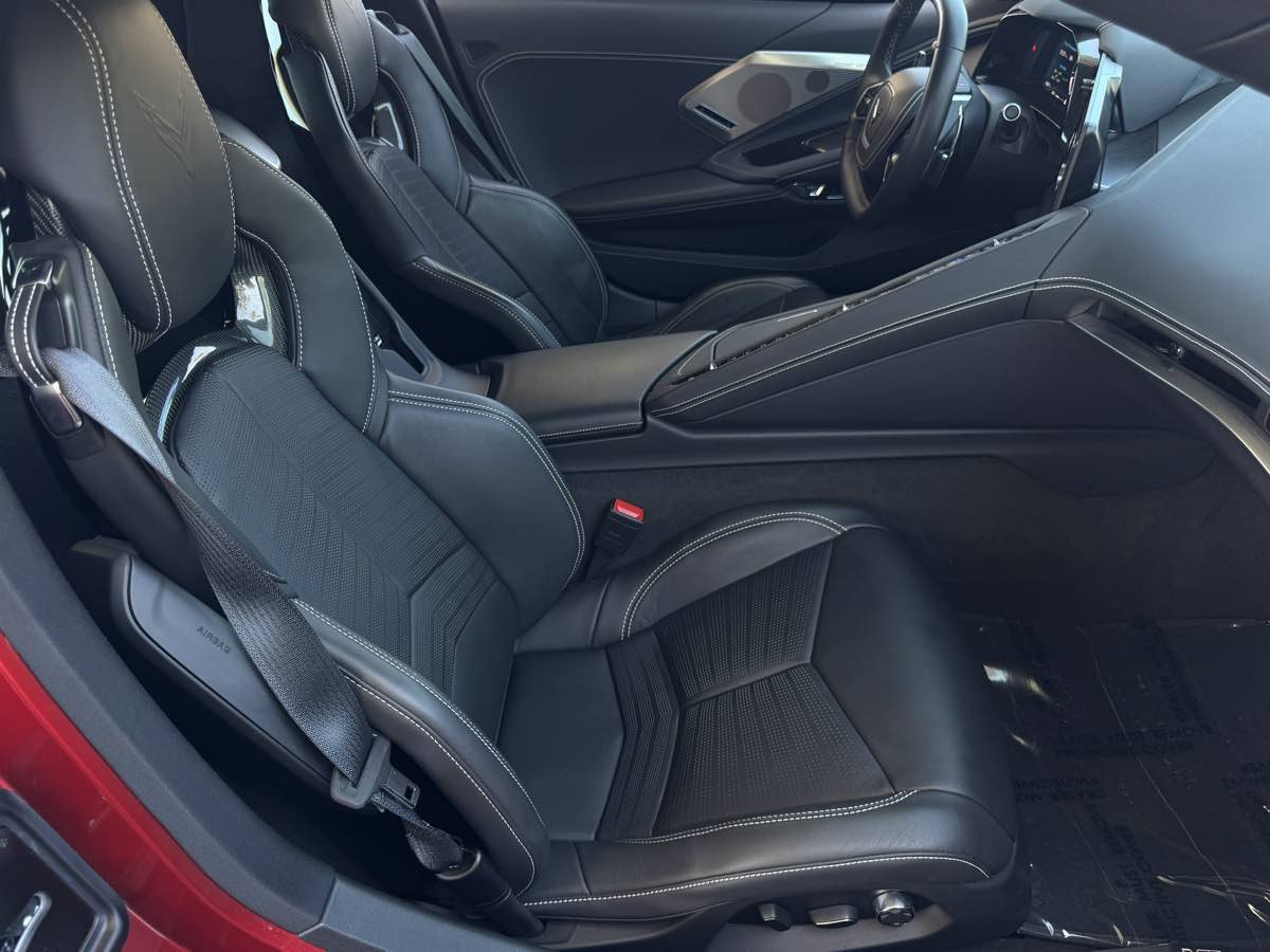 Used 2025 Chevrolet Corvette Stingray Preferred Cpe w/ Z51 Performance Package RWD image 34