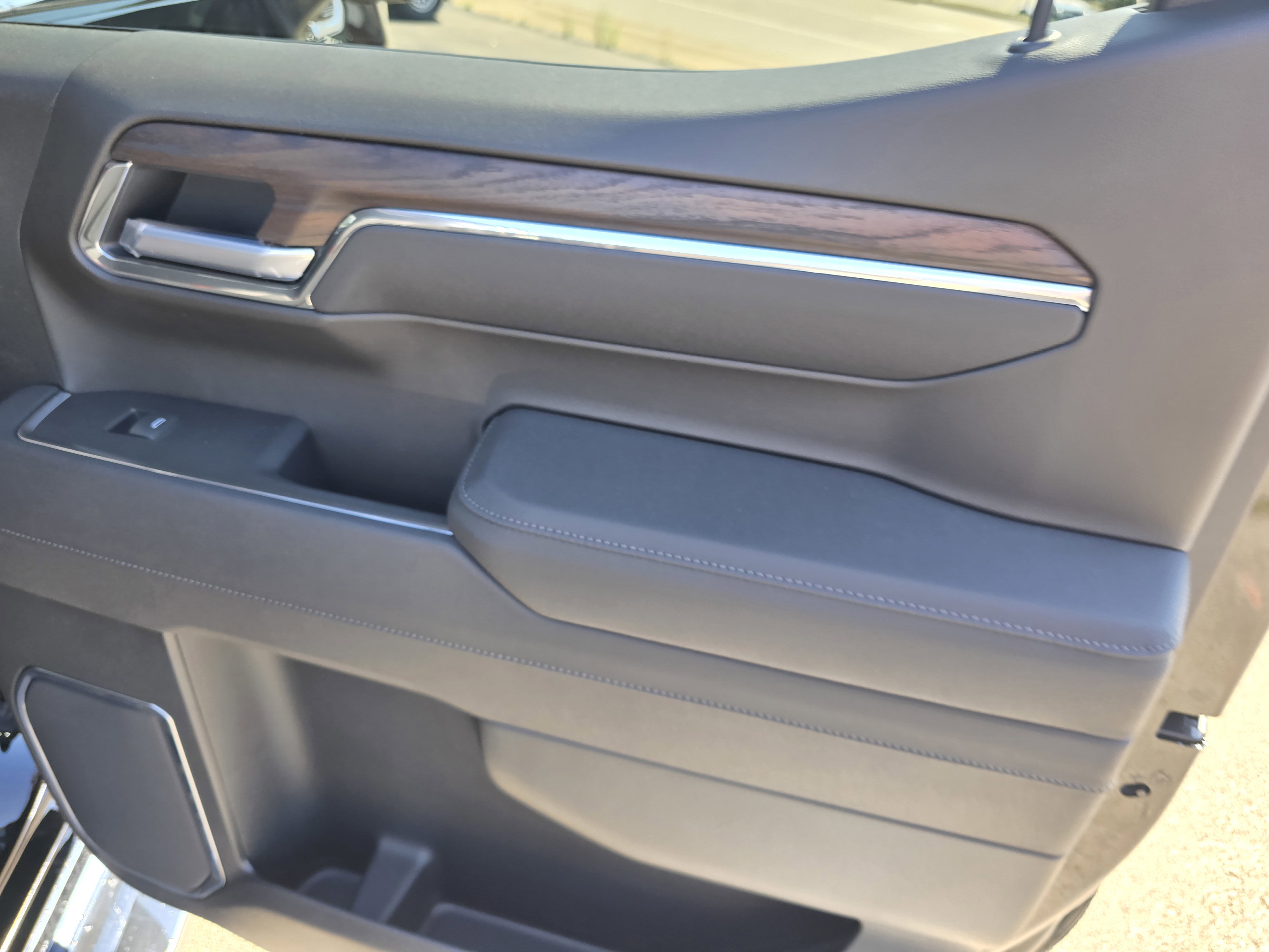 New 2025 GMC Sierra 1500 SLT w/ SLT Convenience Package image 22