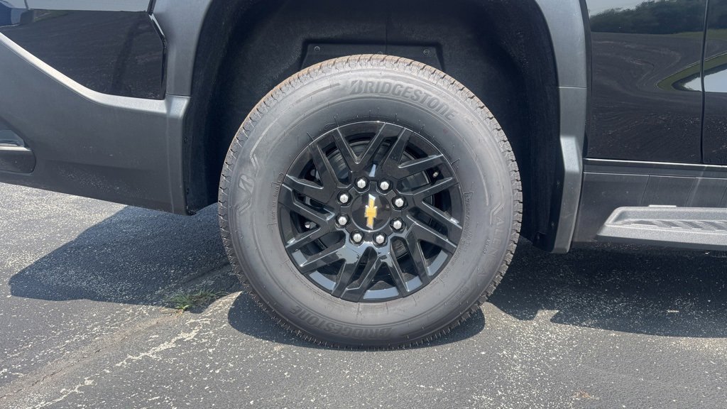 New 2025 Chevrolet Silverado EV LT image 30