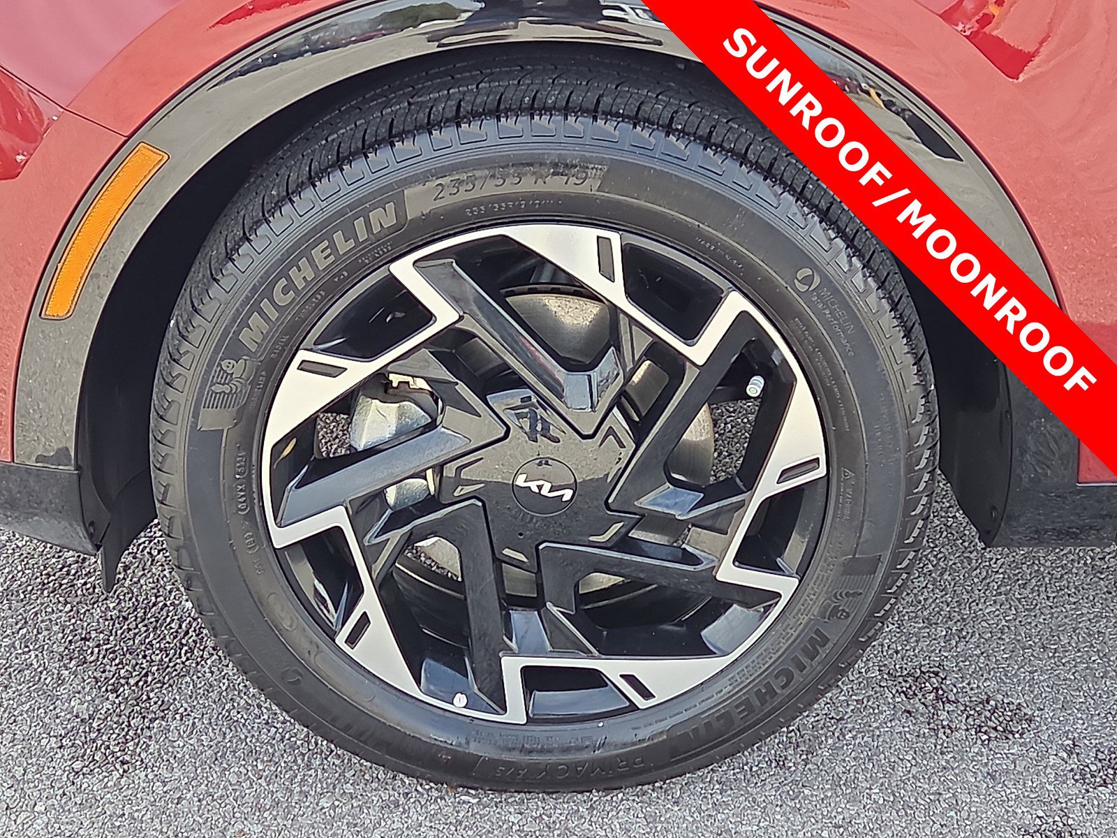 Used 2025 Kia Sportage SX image 7