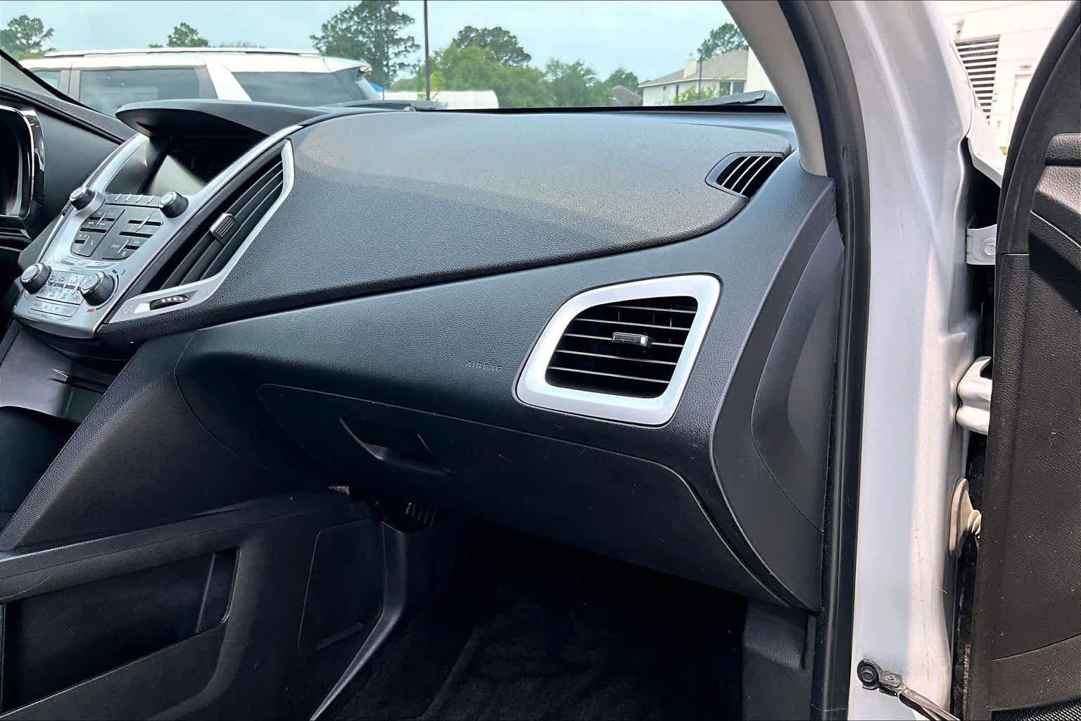 Used 2015 GMC Terrain SLE FWD image 17