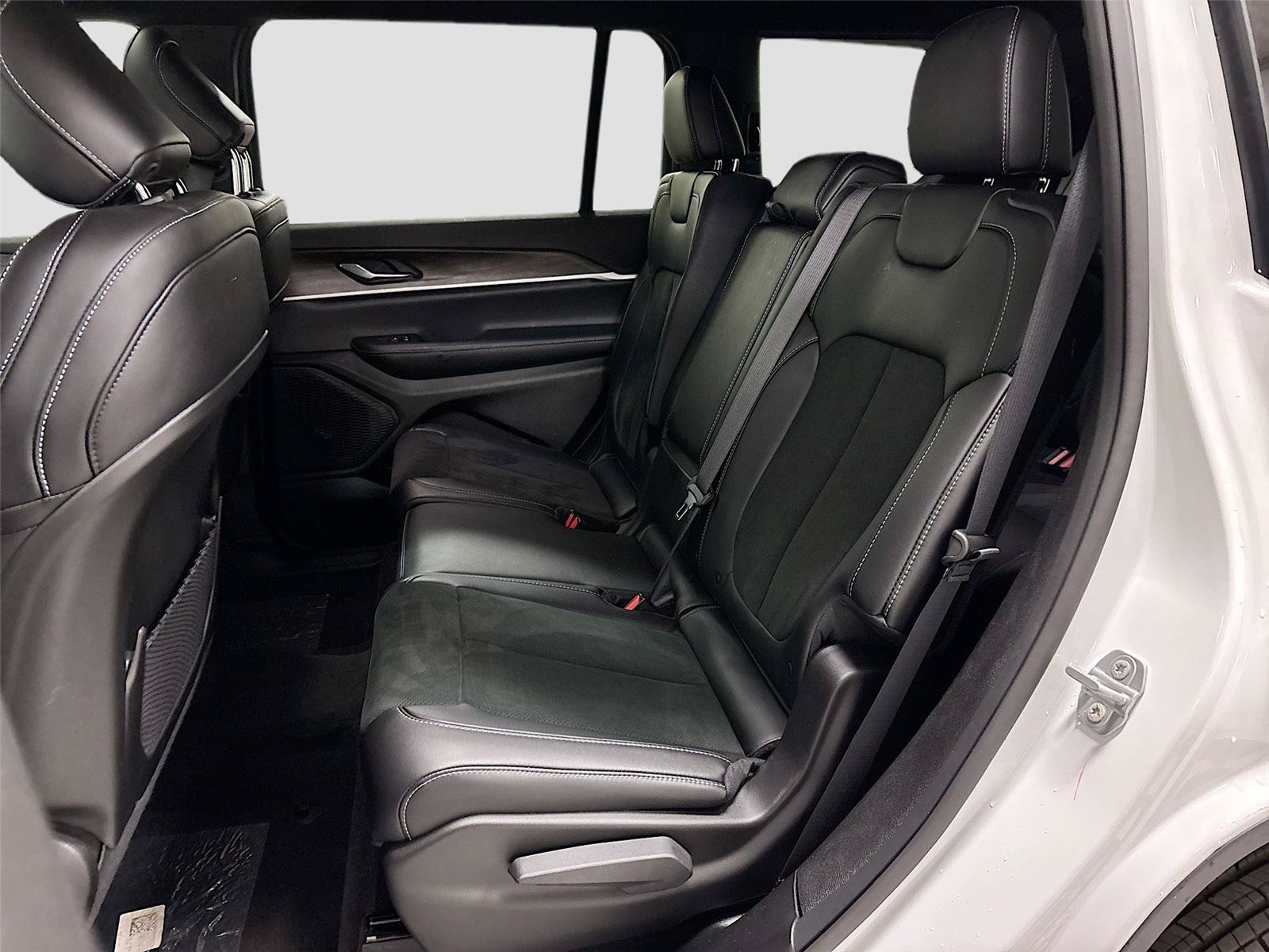 New 2026 Jeep Grand Cherokee L 4WD image 11