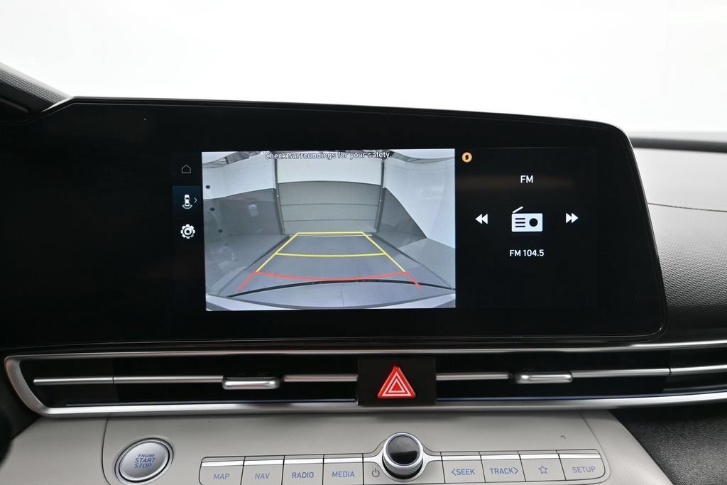 Used 2025 Hyundai Elantra Limited FWD image 18