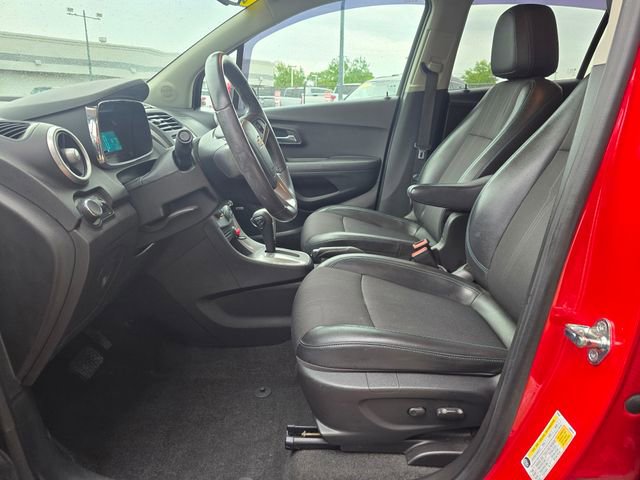 Used 2016 Chevrolet Trax LT w/ LT Sun and Sound Package AWD/4WD image 8