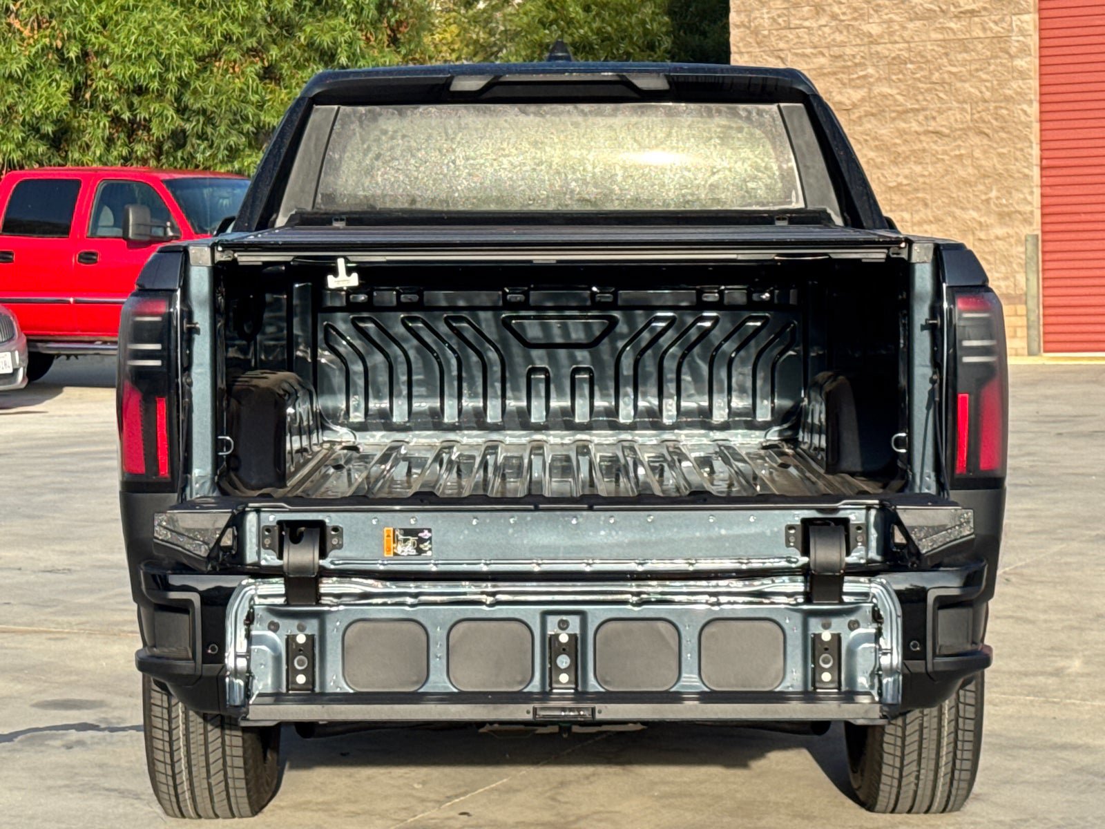 Used 2026 GMC Sierra EV Elevation AWD/4WD image 9