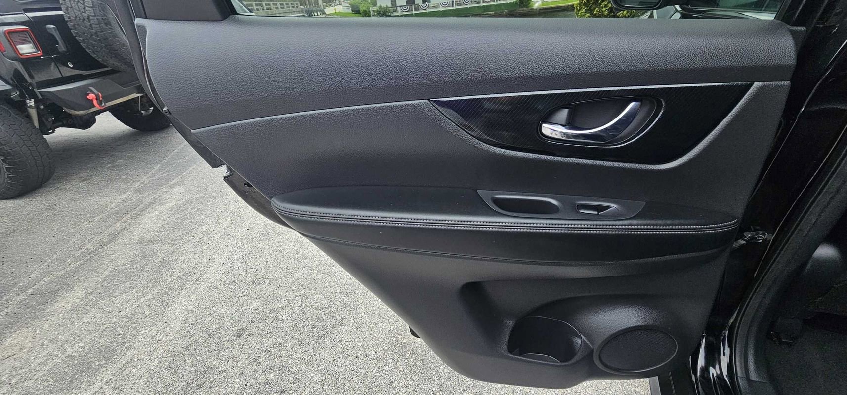 Used 2020 Nissan Rogue SL FWD image 12