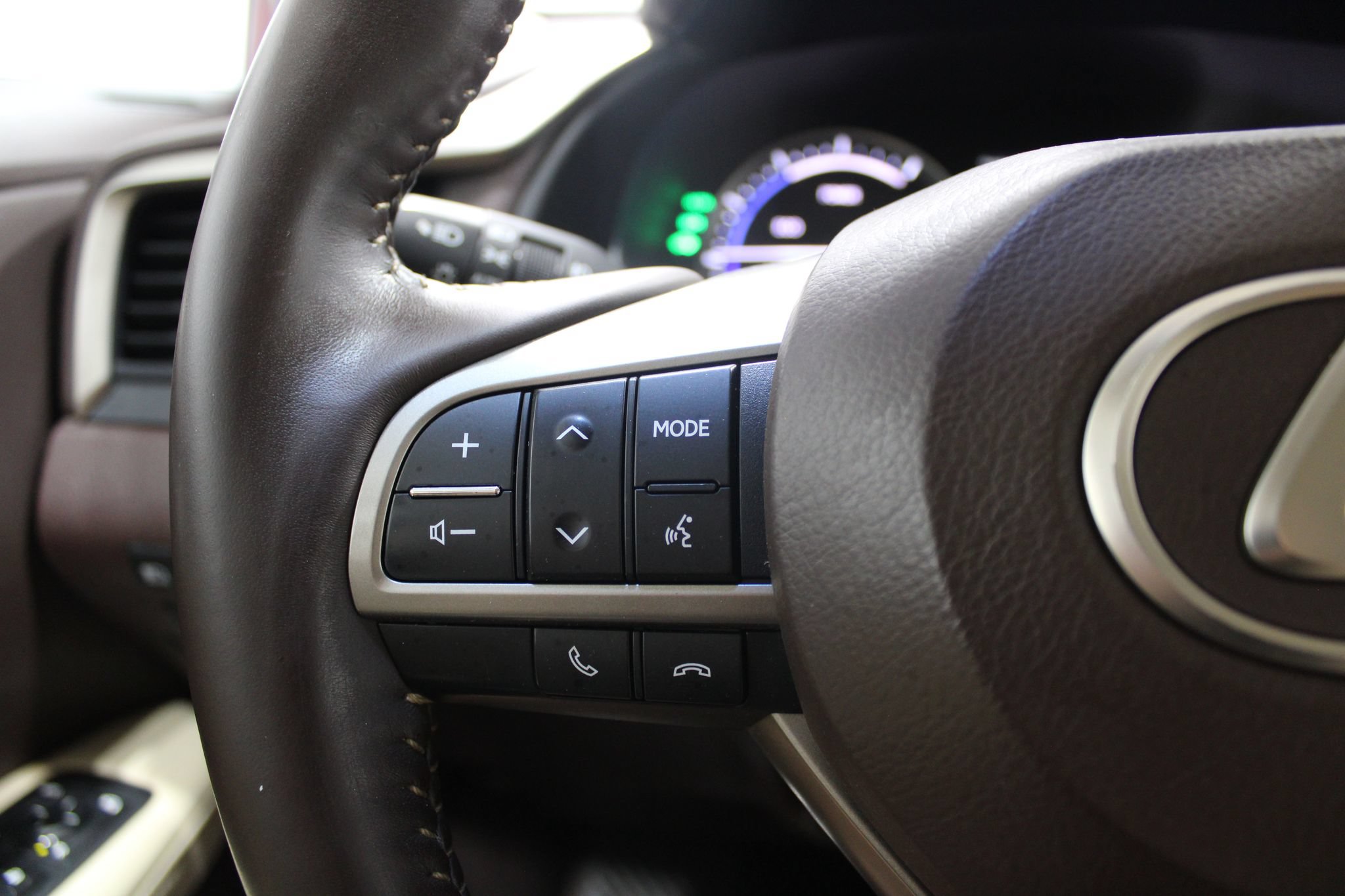 Used 2016 Lexus RX 450h AWD w/ Luxury Package image 41