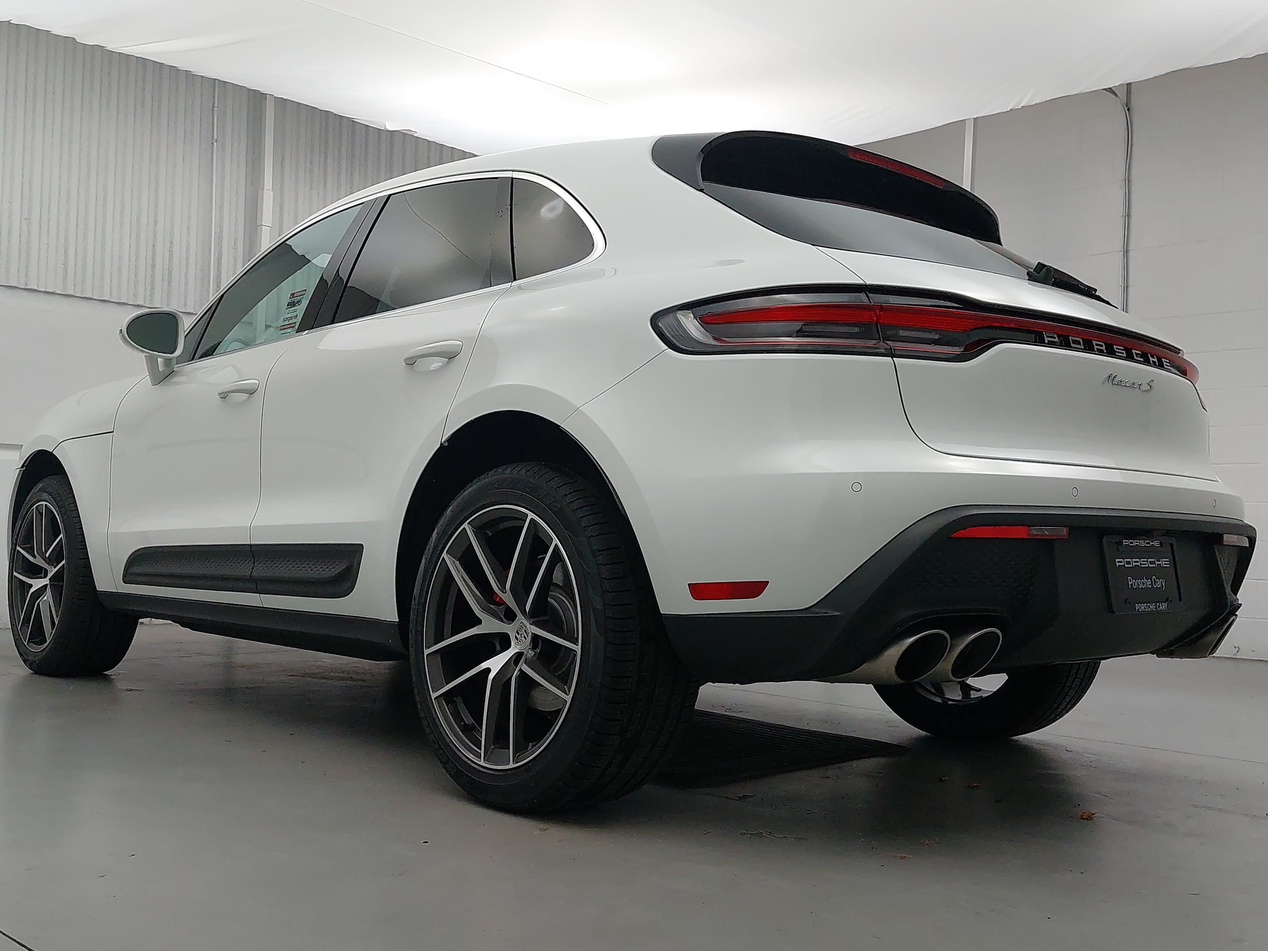 Certified 2026 Porsche Macan S AWD/4WD image 3
