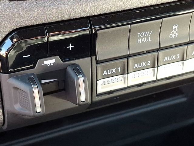 Used 2024 RAM 2500 Tradesman w/ Chrome Appearance Group image 19