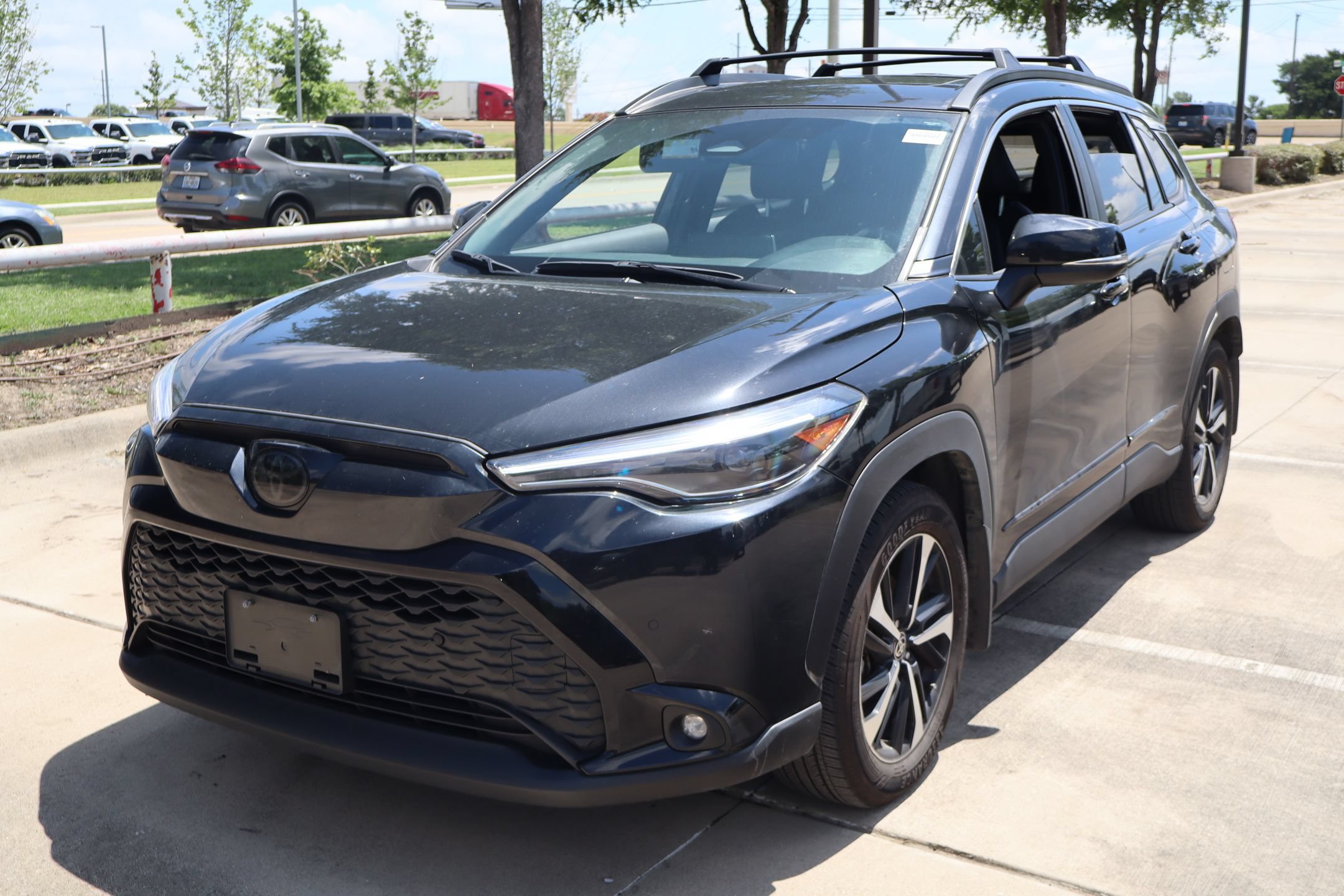 Used 2025 Toyota Corolla Cross AWD Hybrid w/ Convenience Package image 8