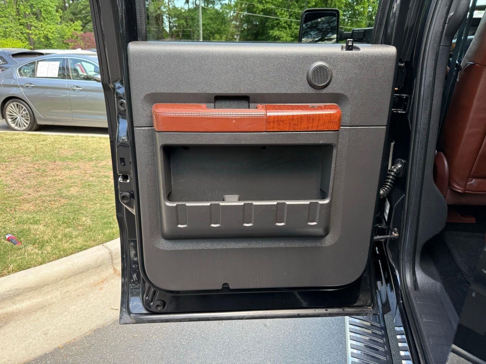 Used 2012 Ford F250 King Ranch w/ King Ranch w/Chrome Pkg image 33