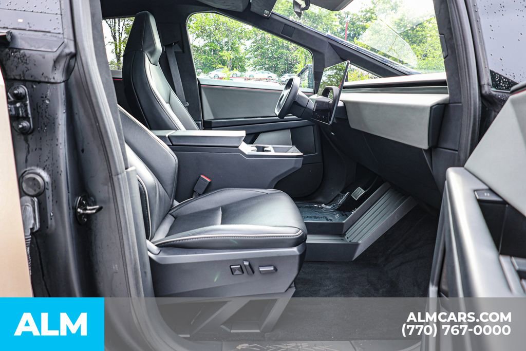 Used 2025 Tesla Cybertruck AWD Crew Cab image 21