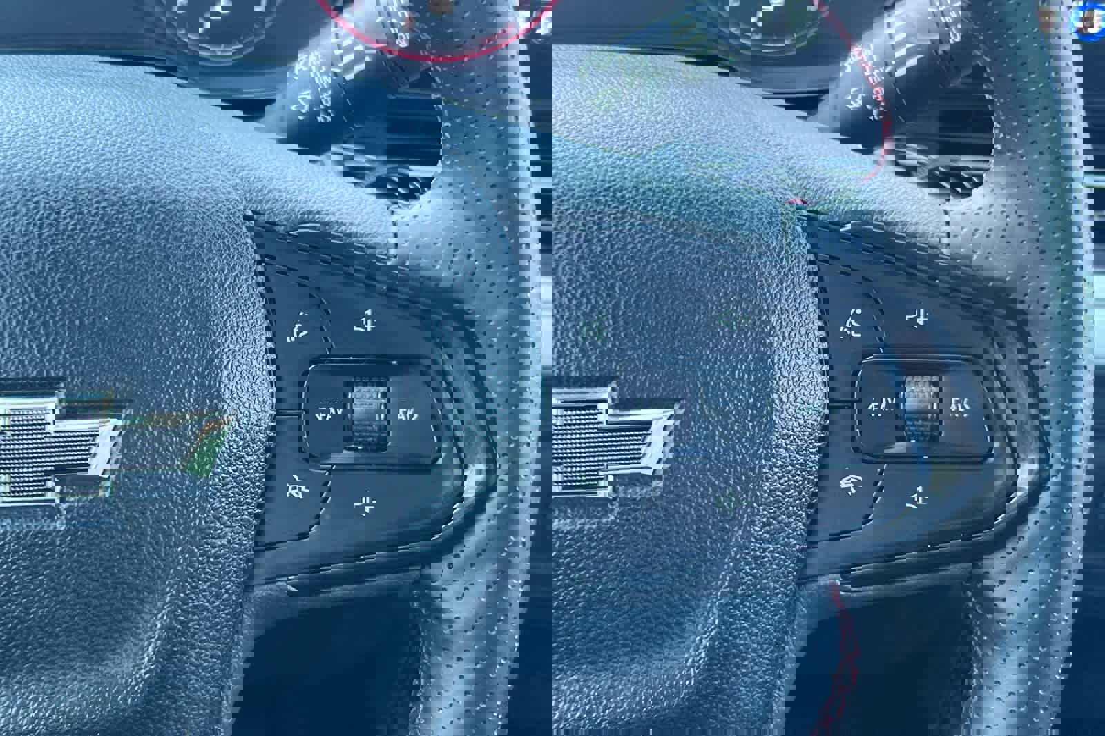 Used 2024 Chevrolet Trax RS image 25