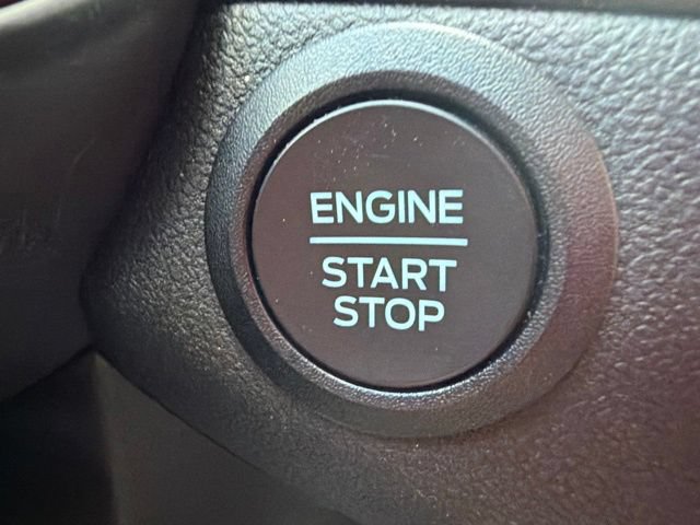 Used 2025 Ford Escape ST-Line Select AWD/4WD image 34