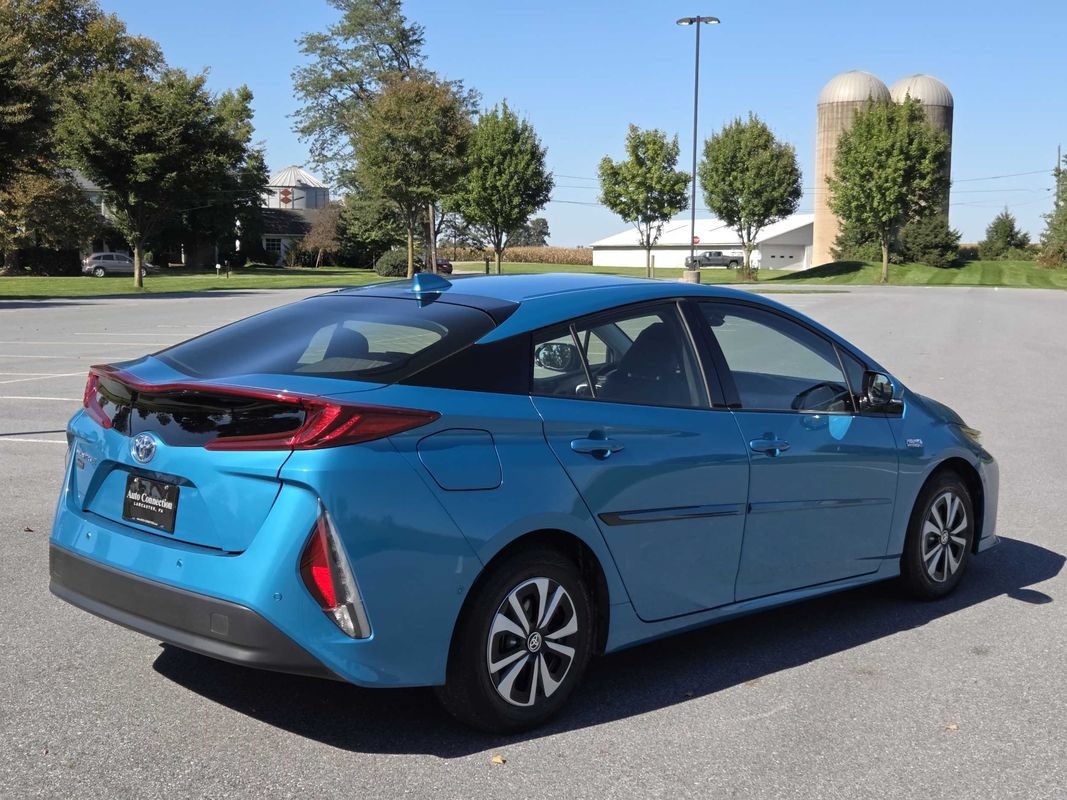 Used 2017 Toyota Prius Prime Advanced w/ Protection Package FWD image 8