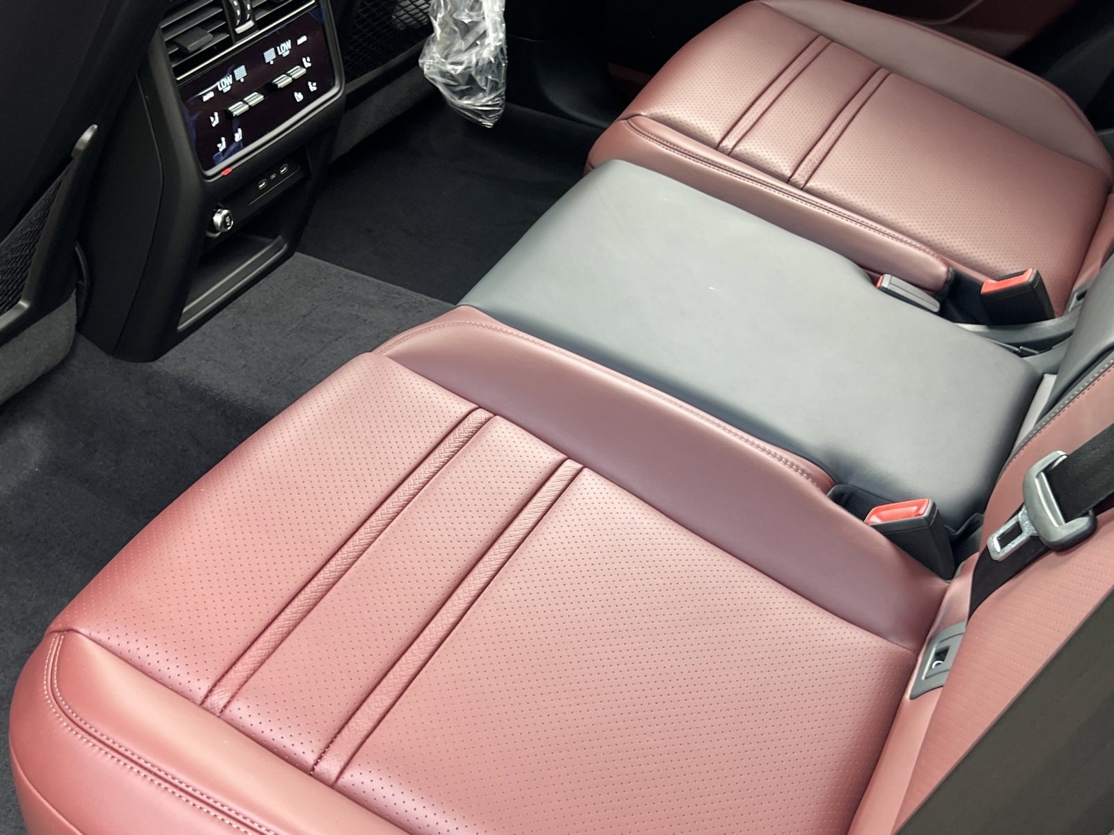 New 2026 Porsche Cayenne image 19
