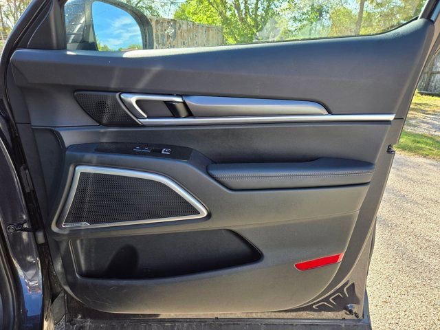 Used 2025 Kia Telluride S image 27