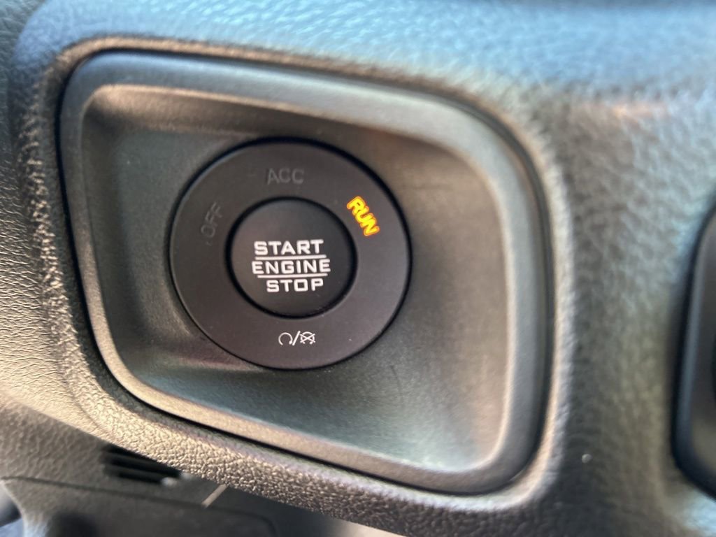 Certified 2024 Jeep Gladiator Sport image 40