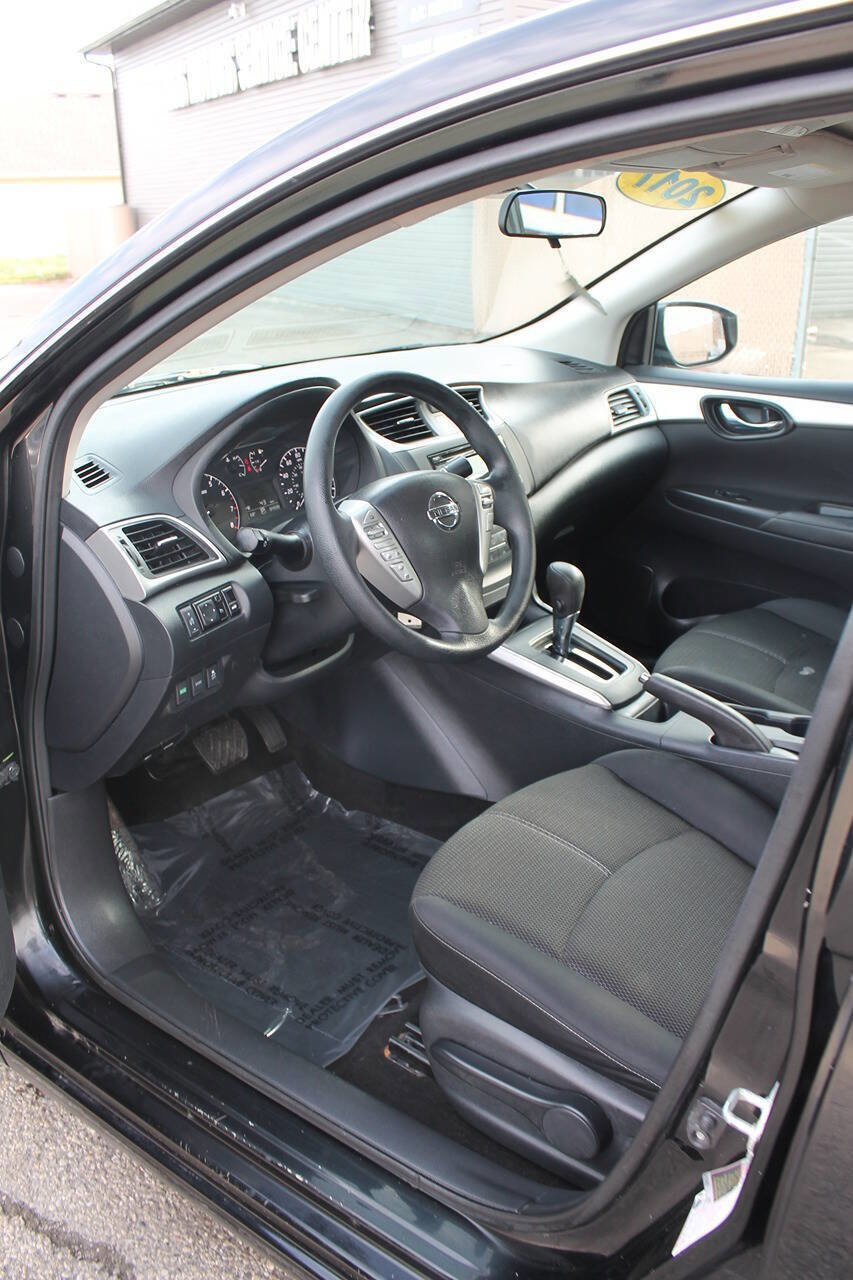 Used 2017 Nissan Sentra S image 11