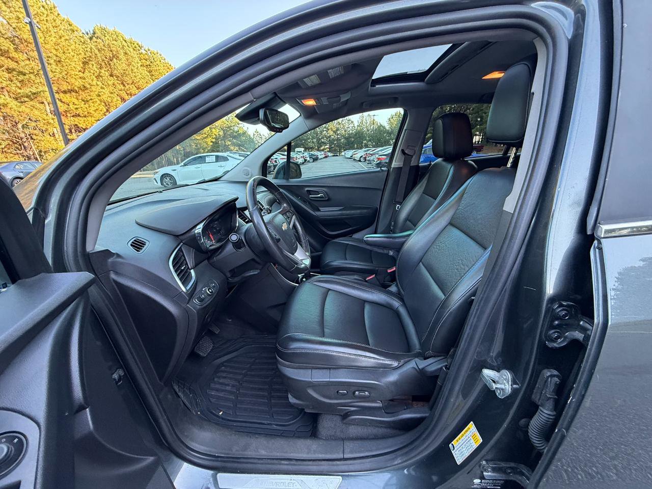 Used 2020 Chevrolet Trax Premier FWD image 9