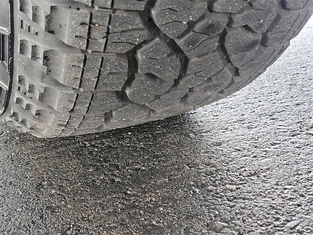 Used 2022 GMC Sierra 1500 AT4 w/ AT4 Preferred Package image 33