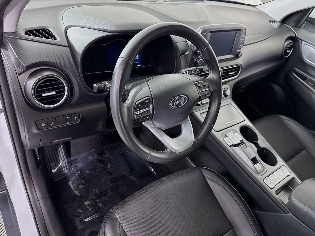 Certified 2021 Hyundai Kona Limited w/ Cargo Package image 19