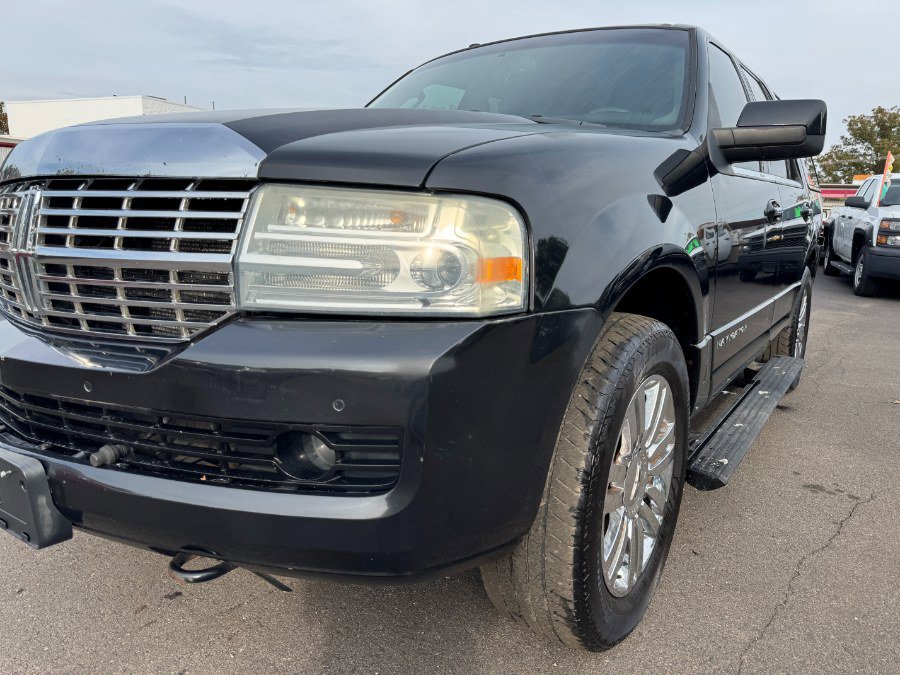 Used 2010 Lincoln Navigator 4WD image 9