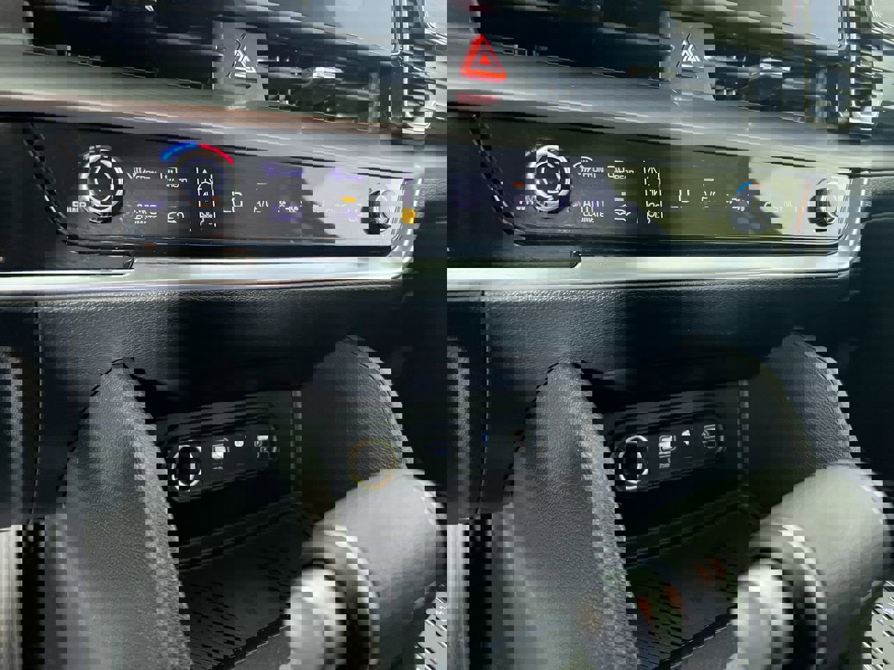 Certified 2024 Kia Sportage EX image 24