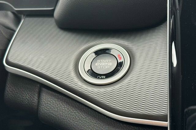 New 2025 Jeep Grand Cherokee Altitude AWD/4WD image 19