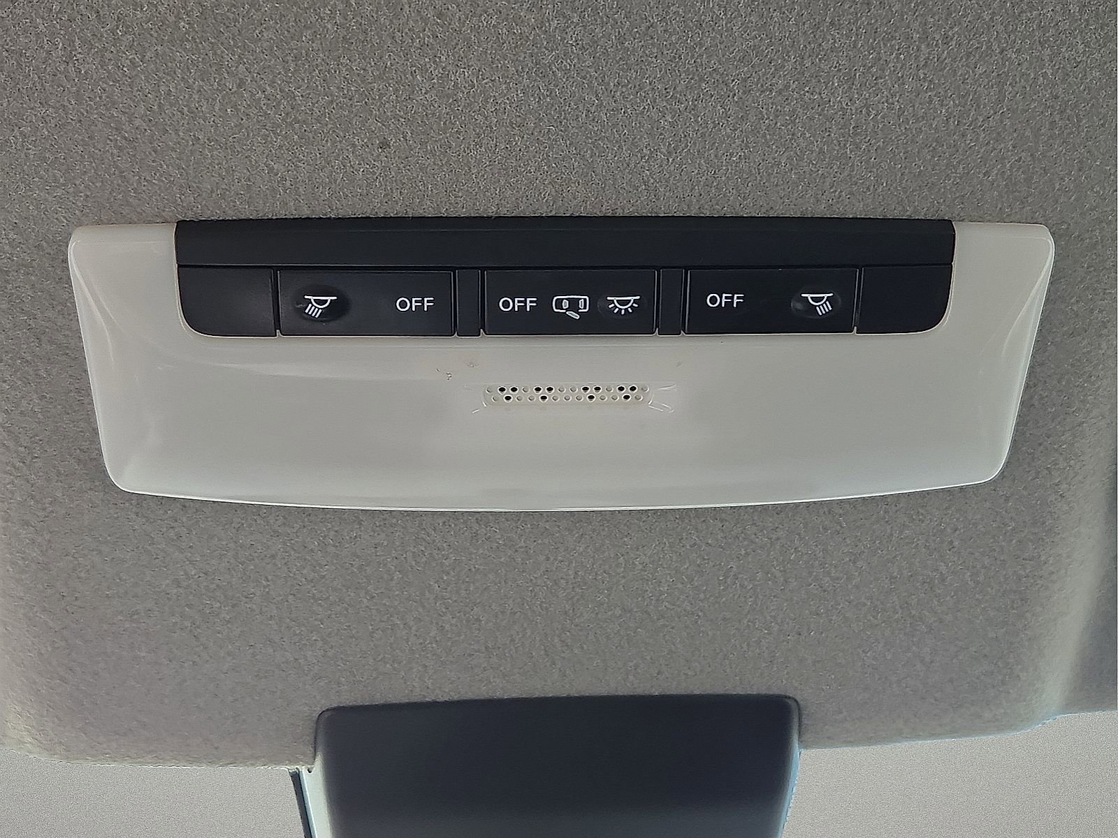 Used 2020 Nissan Kicks SR w/ Exterior Package image 21