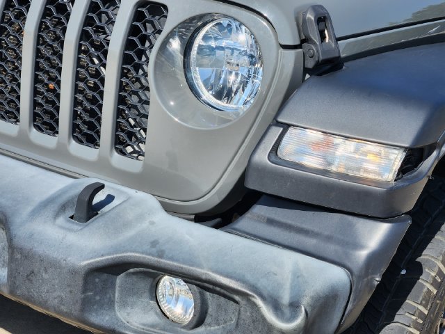 Used 2020 Jeep Gladiator Sport AWD/4WD image 9