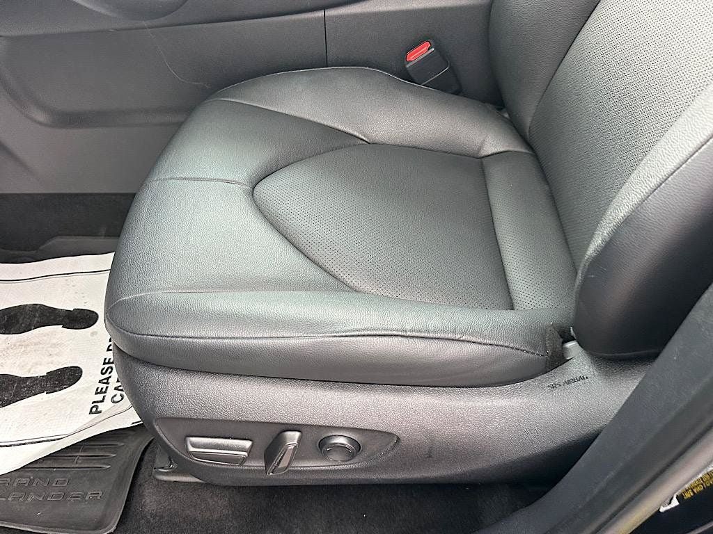 Certified 2024 Toyota Grand Highlander AWD image 11